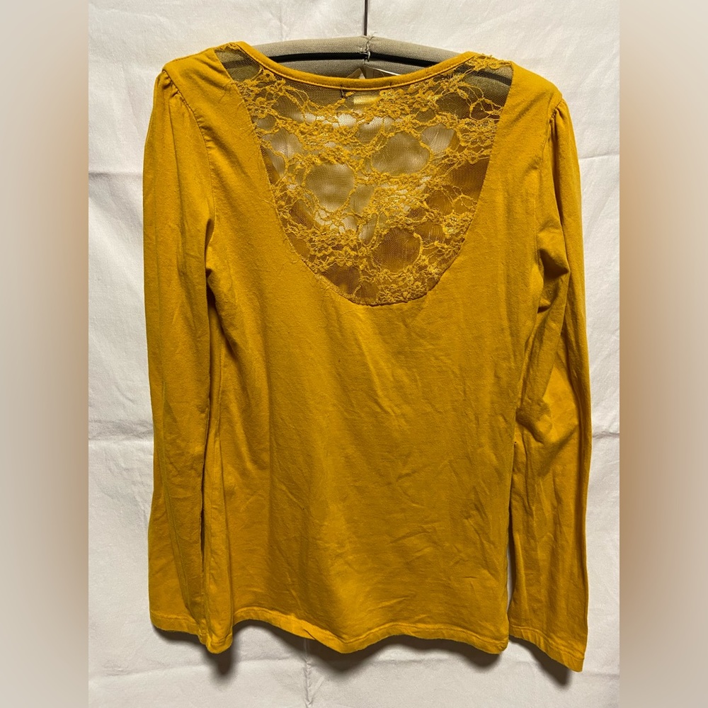 Women’s 🌻 long sleeve top nice style